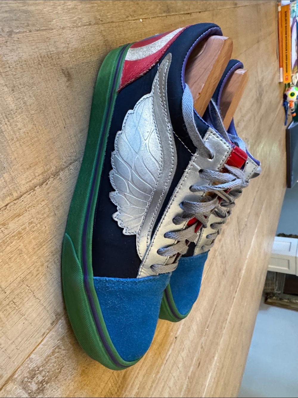 Vans Marvel superhero Winged Low-Top Sneaker - Blue, Green, Black, Silver, Red
